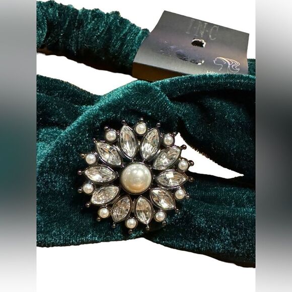 I.n.c. Silver-Tone Crystal & Imitation Pearl Flower green Velvet Turban Headband - Picture 3 of 4
